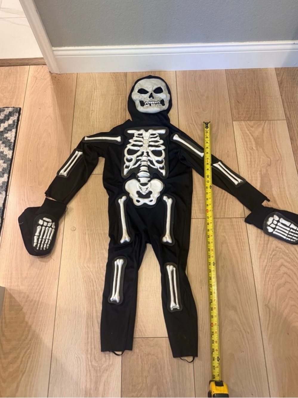 π Spirit Halloween Kids 3D Skeleton Costume Small Raised Bones - Picture 3 of 4
